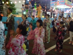Bon-dancing - street dancing, Ichinomiya style